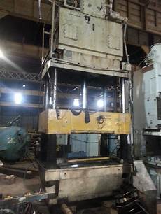 Injection Moulding Machine 250 to 1000 Tons