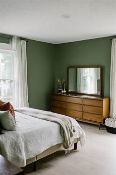 Antique White Bedroom Furniture