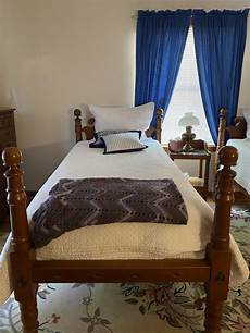 Antique White Bedroom Furniture