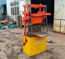 Auto brick machine