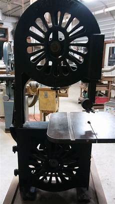 Bandsaw machine
