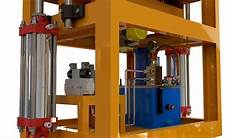 Brick manufacturing machine