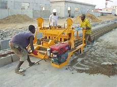 Brick manufacturing machine