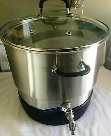 Candle making machine