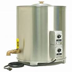 Candle manufacturing machine