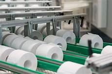 Facial tissue machine
