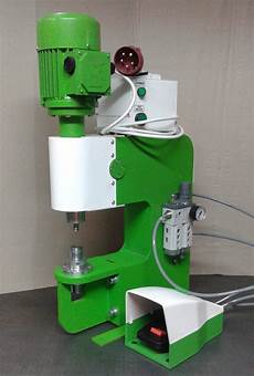 Forming machine