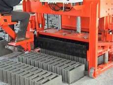 Hollow blocks machine