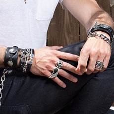 Mens-Necklaces
