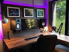 Monitor Speakers