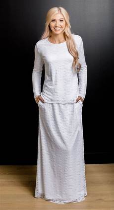 Petite Textured Lace Pelmet Skirt