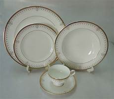 Porcelain Dinner Sets