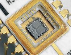 Quartz Chips