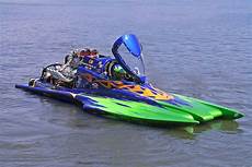 Racing-Boats