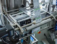 Sachet packing machine