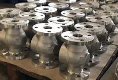 Spring manufacturing machine