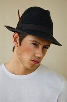 Straw Hats & Sun Hats