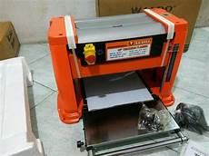 Thickness Planer with Auto Mould