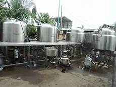 Toothbrush manufacturing machine
