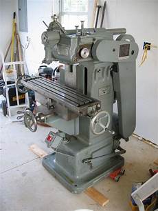 Universal milling machine